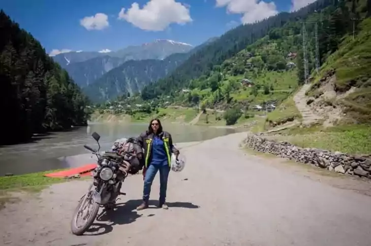 meet pakistans dusty and dangerous motorcycle girl body image 1464200154