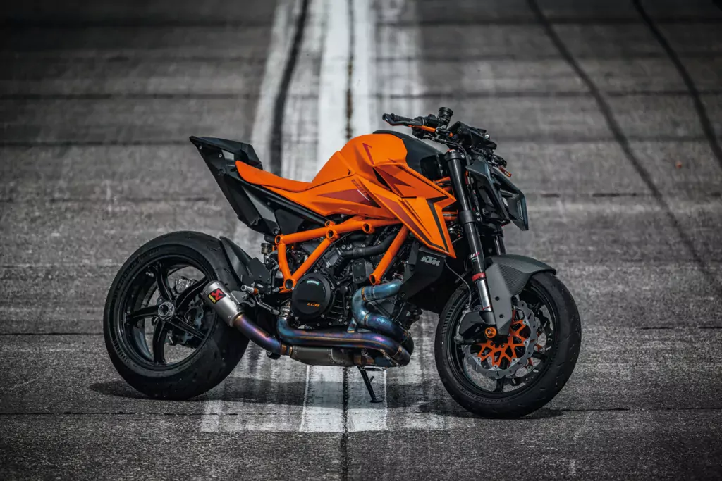 552318 MY24 KTM 1390 SUPER DUKE R EVO STATIC 1200x800 1